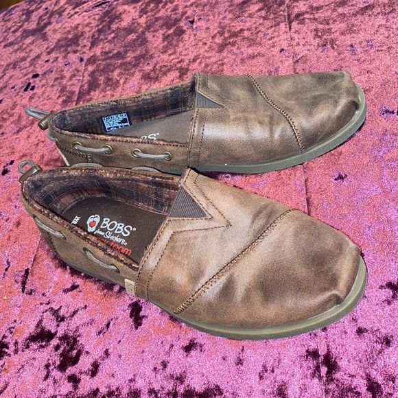 Woman’s BOB’s - Picture 4 of 7